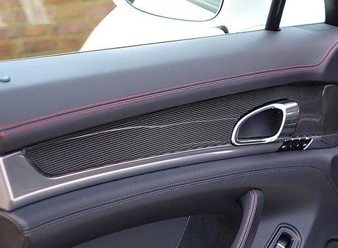 Porsche Panamera GTS 5