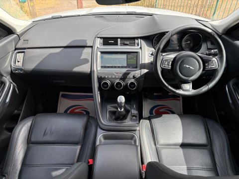 Jaguar E-Pace S 14