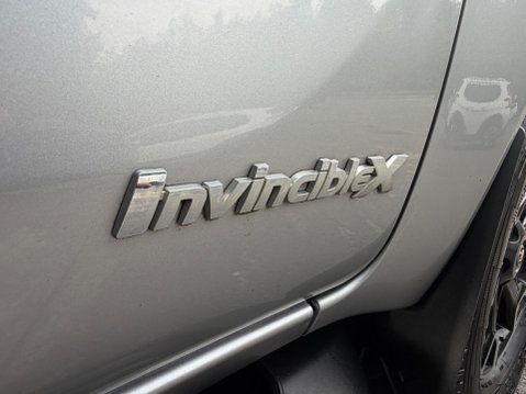 Toyota Hilux INVINCIBLE X 4WD D-4D DCB 24