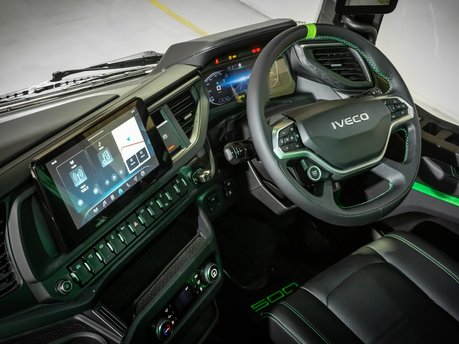 Introducing the IVECO S-Way 500 CNG 6×2 – A Force of Nature 5