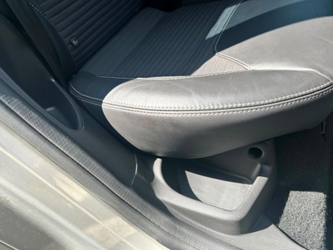 Ford Focus TITANIUM X 29