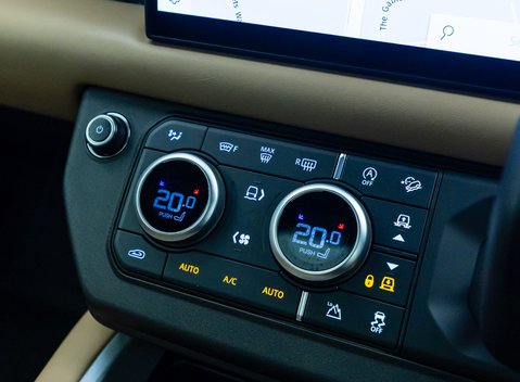 Land Rover Defender 90 D350 X-DYNAMIC HSE 22