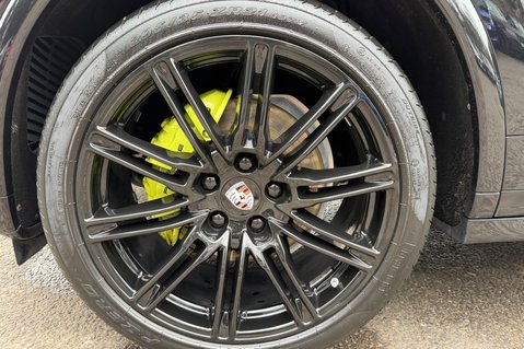 Porsche Cayenne D V6 TIPTRONIC S - REAR ENTERTAINMENT -PDLS -PAN ROOF -CAMERA -£17K EXTRAS 65