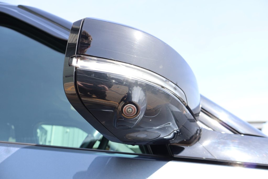 Land Rover Discovery R-DYNAMIC SE MHEV WITH GENUINE REAR SEAT CONVERSION STYLED BY SEEKER  11