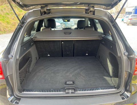 Mercedes-Benz GLC 2.0 GLC 300 AMG Line Premium D 4Matic Auto 4WD 5dr 44