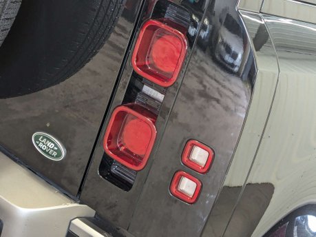 Land Rover Defender 2.0 Defender X-Dynamic HSE PHEV Auto 4WD 5dr 42