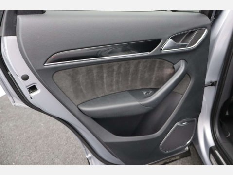 Audi Q3 1.4 TFSI CoD Black Edition SUV 5dr Petrol Manual Euro 6 (s/s) (150 ps) 32