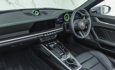 Porsche 911 Turbo S Cabriolet (992) 18