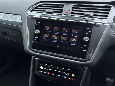 Volkswagen Tiguan 1.4 TSI 13kWh Life DSG Euro 6 (s/s) 5dr 18