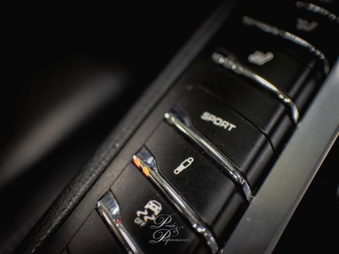 Porsche Macan 3.0 Macan S D Semi-Auto 4WD 5dr 40