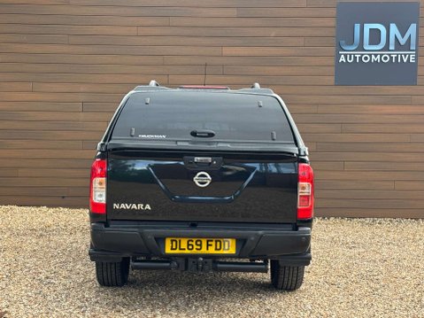 Nissan Navara 2.3 Navara N-Guard dCi 4WD 5dr 5