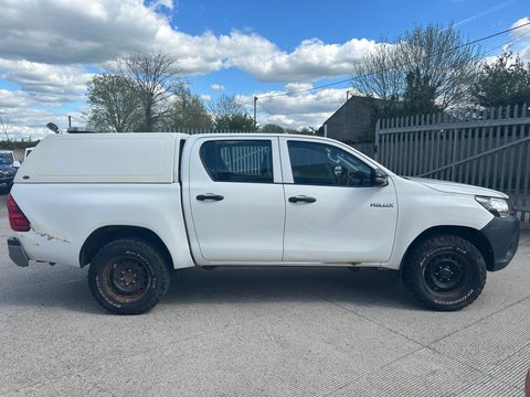 Toyota Hilux ACTIVE 4WD D-4D DCB 4