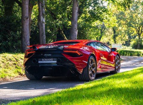 Lamborghini Huracan TECNICA 4