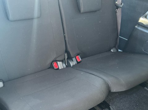 Mitsubishi Outlander DI-D 3 44