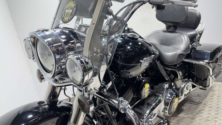 Harley-Davidson Touring 1690 FLHRC ROADKING CLASSIC 2012 TO MANY EXTRAS 21' WHEEL 23