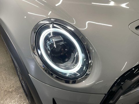 Mini Hatch 2.0 Cooper S Classic Hatchback 3dr Petrol Steptronic Euro 6 (s/s) (178 ps) 21