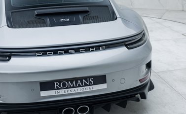 Porsche 911 GT3 Touring (992) 26