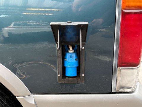 Mazda B 2.5 DIESEL AUTO 26