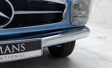 Mercedes-Benz 280 SL W113 Pagoda 40