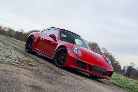 Porsche 911 CARRERA GTS PDK 19