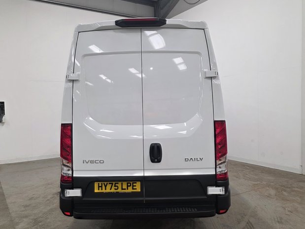 Iveco Daily Daily 35C14 Diesel 2.3 High Roof Business Van 4100L WB Hi-Matic 8