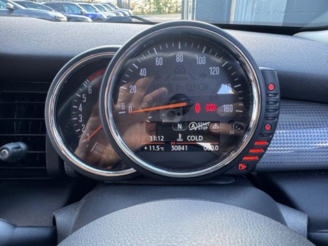 Mini Hatch ONE 32