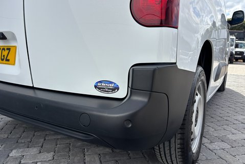 Vauxhall Combo L1H1 2300 100 ps Dynamic Panel Van - No VAT 22