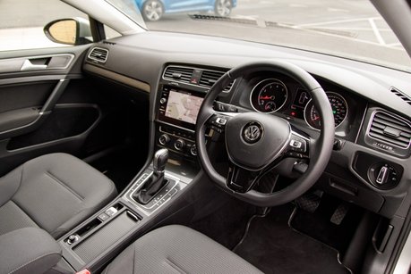 Volkswagen Golf SE NAVIGATION TSI BLUEMOTION TECHNOLOGY DSG