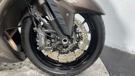 Kawasaki GTR 1400 2011 ONLY 12K FULL LUGGAGE VERY CLEAN 1400CC TOURER BIKE 35