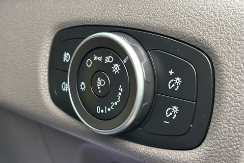 Ford Transit Custom 320 L1 170 ps MS-RT Panel Van - Nav / Adaptive Cruise 36