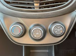 Vauxhall Viva 1.0 Viva SE 5dr 30