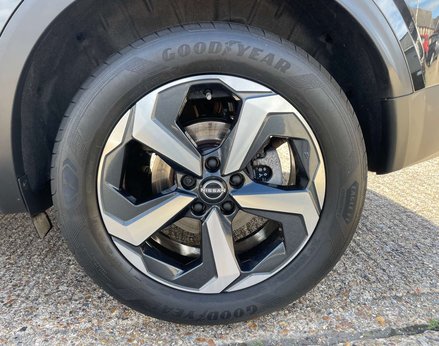 Nissan Qashqai 1.3 Qashqai N-Connecta DiG-T MHEV 5dr 13