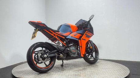KTM RC 390 2024 1K VERY CLEAN A2 READY SPORTS BIKE 390CC 3