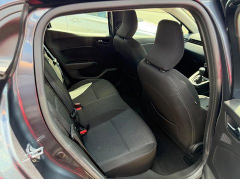 Renault Clio 1.0 TCe Iconic Edition Euro 6 (s/s) 5dr 11