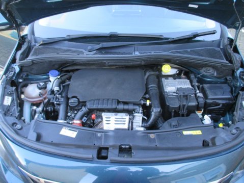 Peugeot 2008 1.2 PureTech Allure EAT Euro 6 (s/s) 5dr 48
