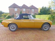 MG B ROADSTER 3