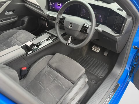 Vauxhall Astra 115kW Ultimate 54kWh 5dr Auto 19
