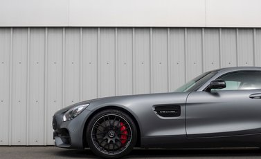 Mercedes-Benz Amg GT GT S 26