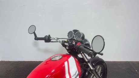 Moto Guzzi V7 ABS SPECIAL 2015 ONLY 7K MOT EXCELLENT CONDITION RETRO 744CC 25