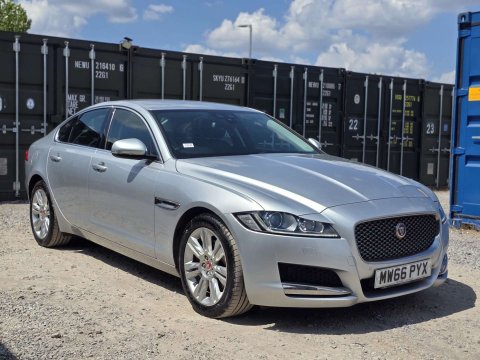 2016 Jaguar XF thumbnail 11