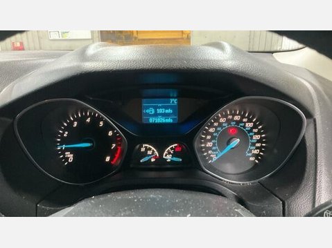 Ford Focus 1.0T EcoBoost Zetec Euro 5 (s/s) 5dr 4