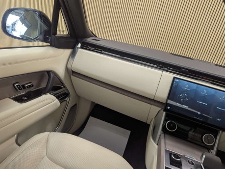 Land Rover Range Rover 4.4 Range Rover First Edition Auto 4WD 5dr 51