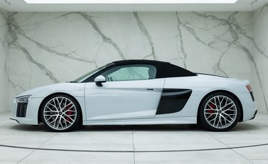 Audi R8 V10 Spyder 4