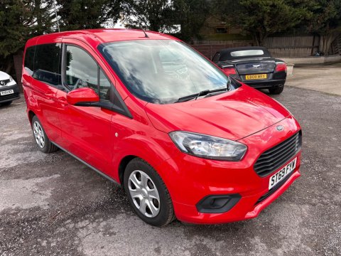 Ford Tourneo Courier ZETEC TDCI 5