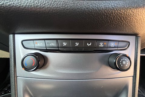 Vauxhall Astra DESIGN S/S.. AUTOMATIC.. 5 SERVICES.. BLUETOOTH.. DAB.. CRUISE CONTROL..A/C 8