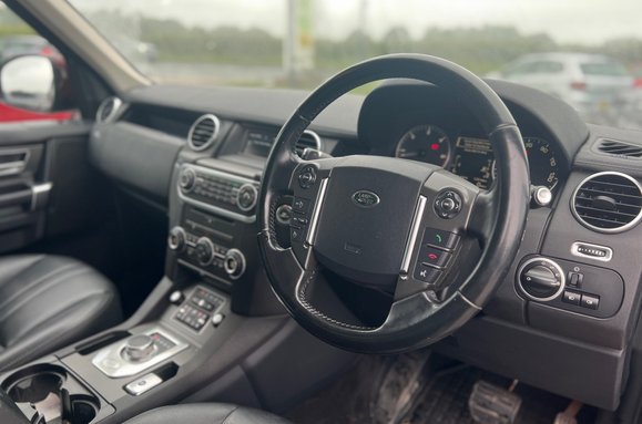 Land Rover Discovery SDV6 SE AUTO 7 SEATER 8