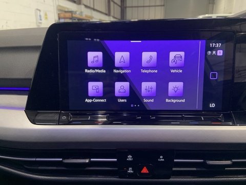 Volkswagen Golf LIFE ETSI DSG 17