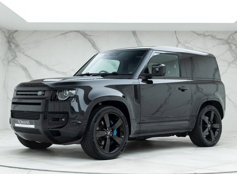 Land Rover Defender 90 V8 Bond Edition 6