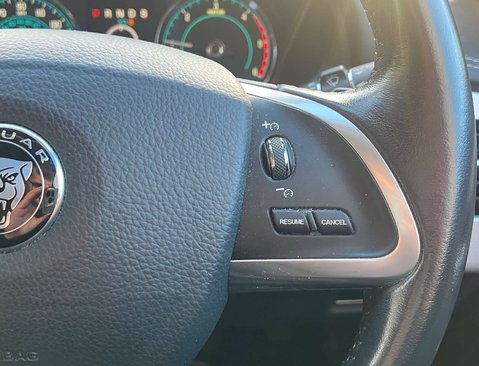 Jaguar XF 2.2 XF Portfolio D Auto 4dr 18