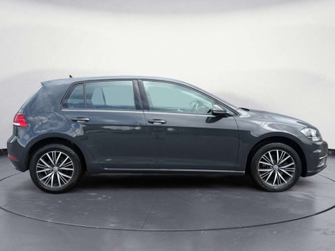 Volkswagen Golf 1.0 Golf SE TSi BlueMotion Technology 5dr 6